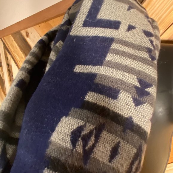 Southwestern Pattern Infinity Scarf in Beige/Navy - Picture 6 of 7